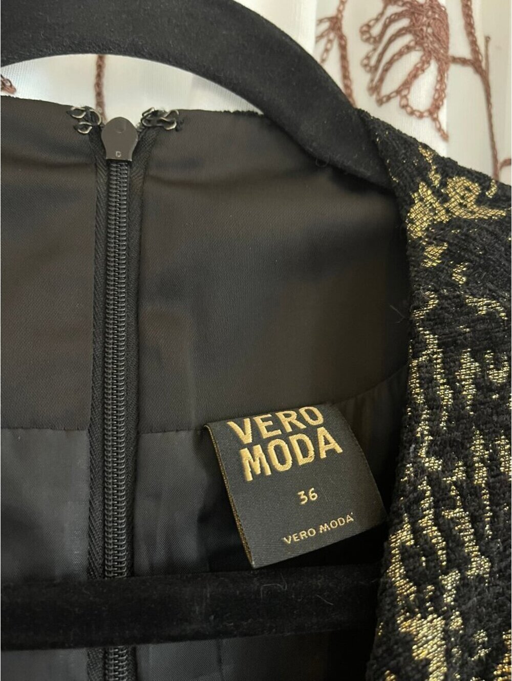 Vero Moda | Sz 4 | US 4 - Black & Gold Jacquard Fit-and-Flare Dress - Picture 3 of 9